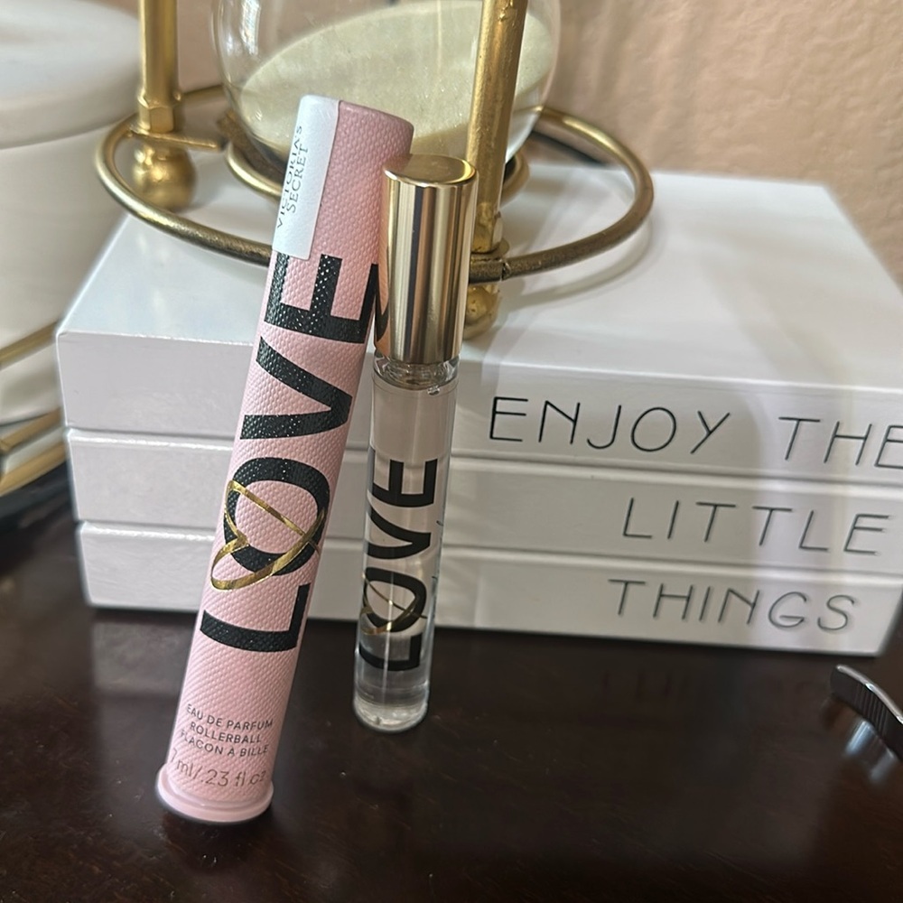 Victoria’s Secret 
Love Eau de Parfum Travel Spray